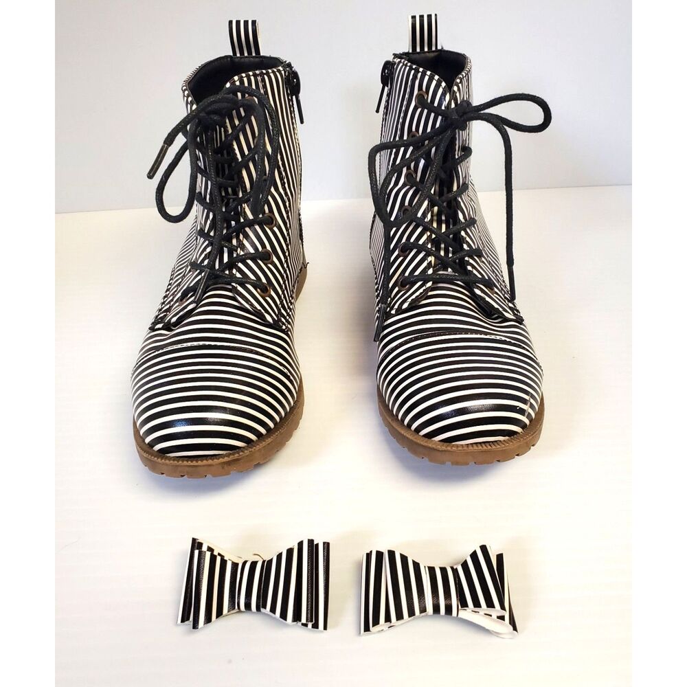 Pipperdoodles Black/White Stripe Halloween Boots, Detachable Bows Girl Size 2